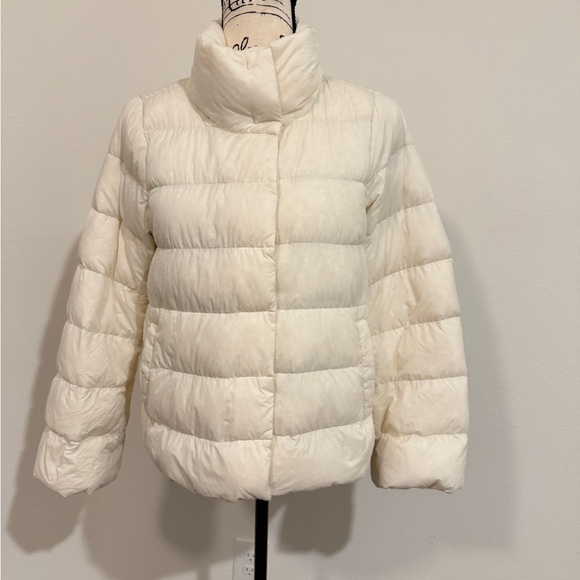 Uniqlo Powder Soft Down Puffer Jacket Yvory Cream Sz M Cabin Cozy Core - Picture 8 of 13